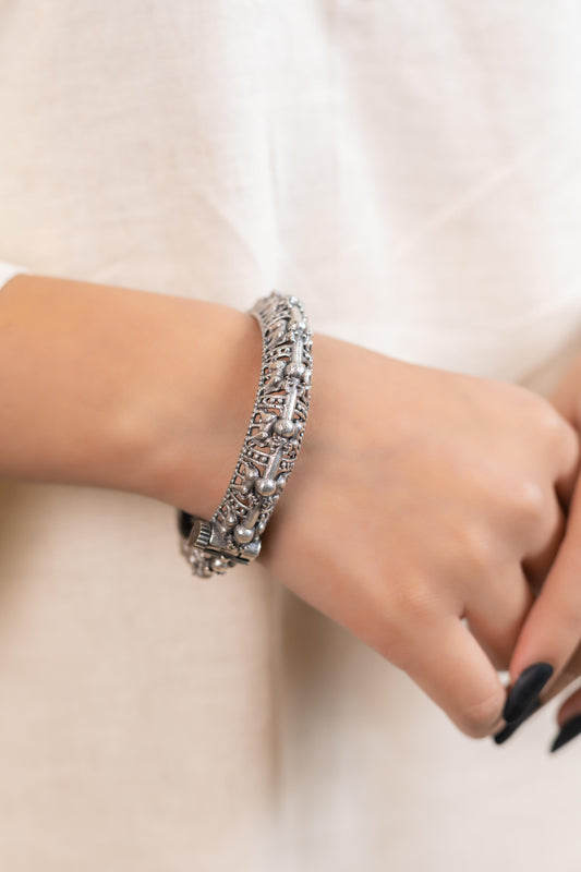 Vintage Silver Gleam Bangles - Artyaah