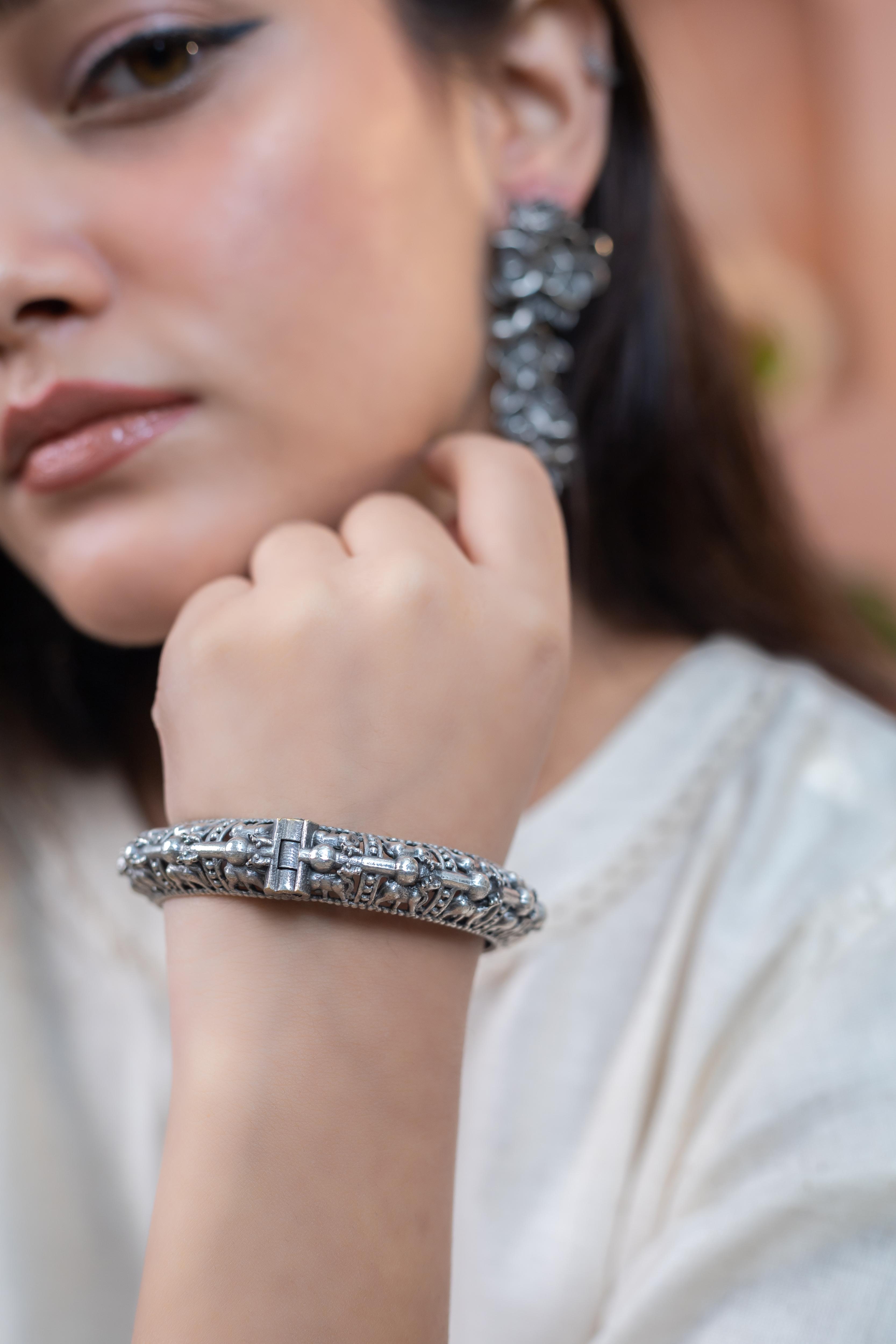 Vintage Silver Gleam Bangles - Artyaah